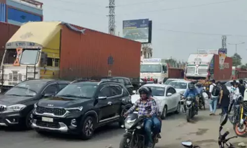 traffic problem,  hyderabad-vijayawada national highway, truck,  accident