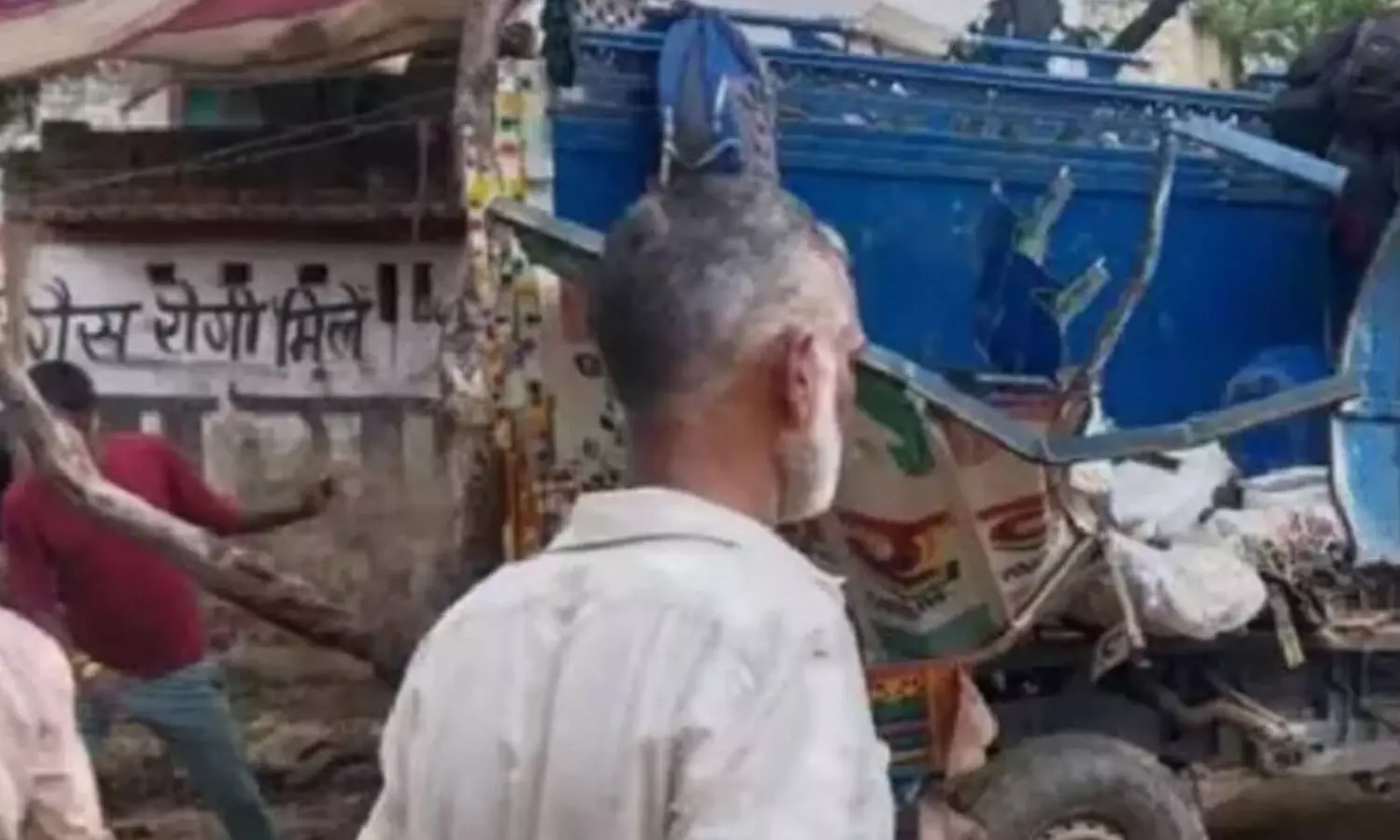 road accident, bus, ten people died,  uttar pradesh