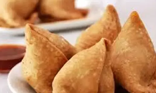 samosa, eating, three students died, andhra pradesh