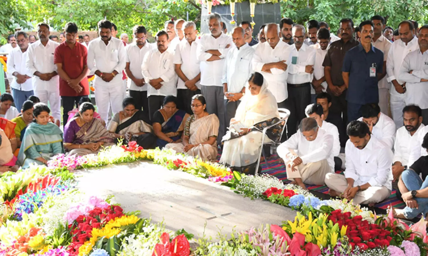 ys jagan, ycp chief,  ysr ghat, idupulapaya