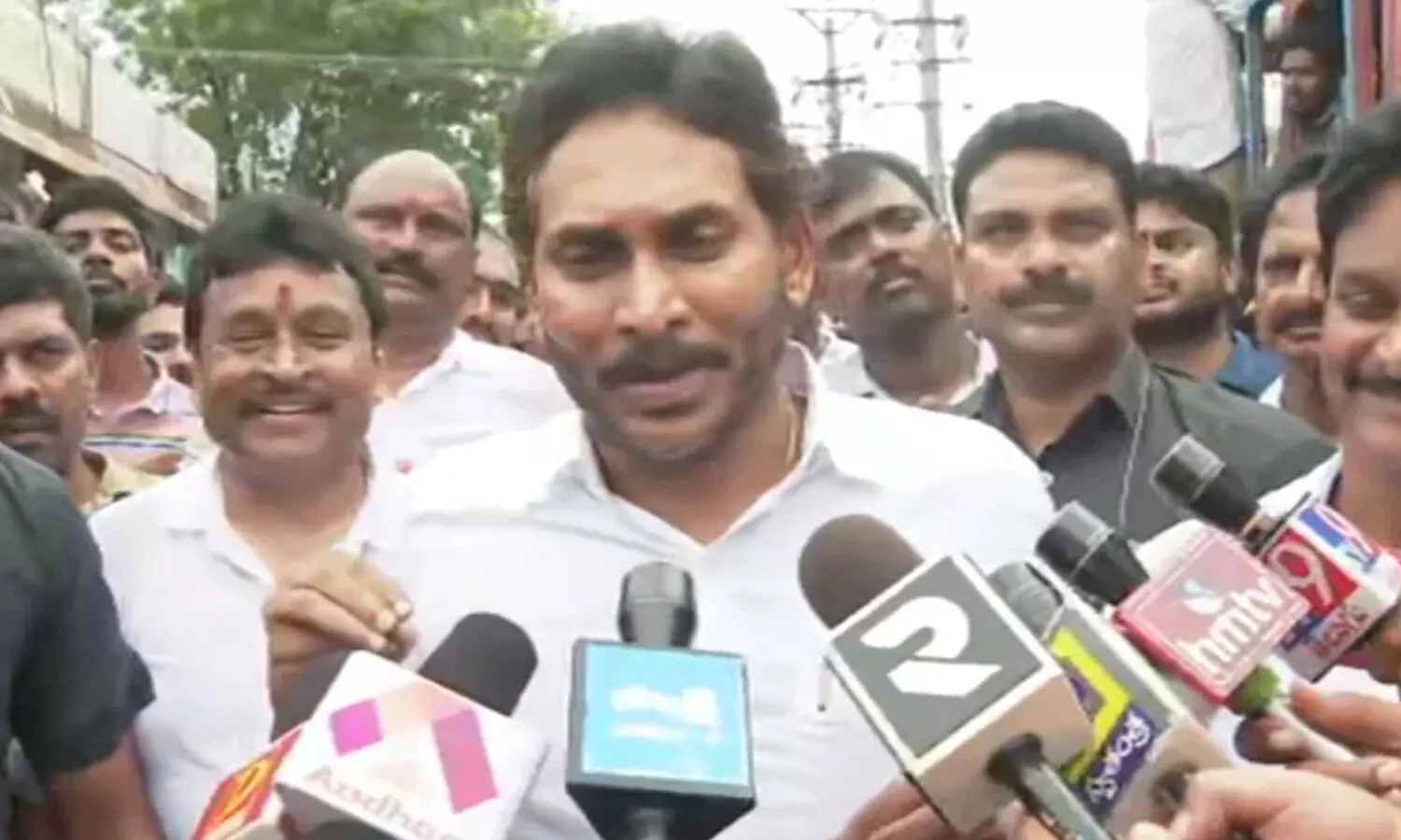ys jagan, ycp chief, flood victims, vijayawada