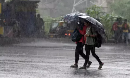 Holiday: ఆ జిల్లాల్లో భారీ వర్షాలు కురిసే అవకాశం.. సోమవారం సెలవు