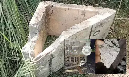 Rajasthan, Train, TrainAccident, CementBlocks, Railway Track