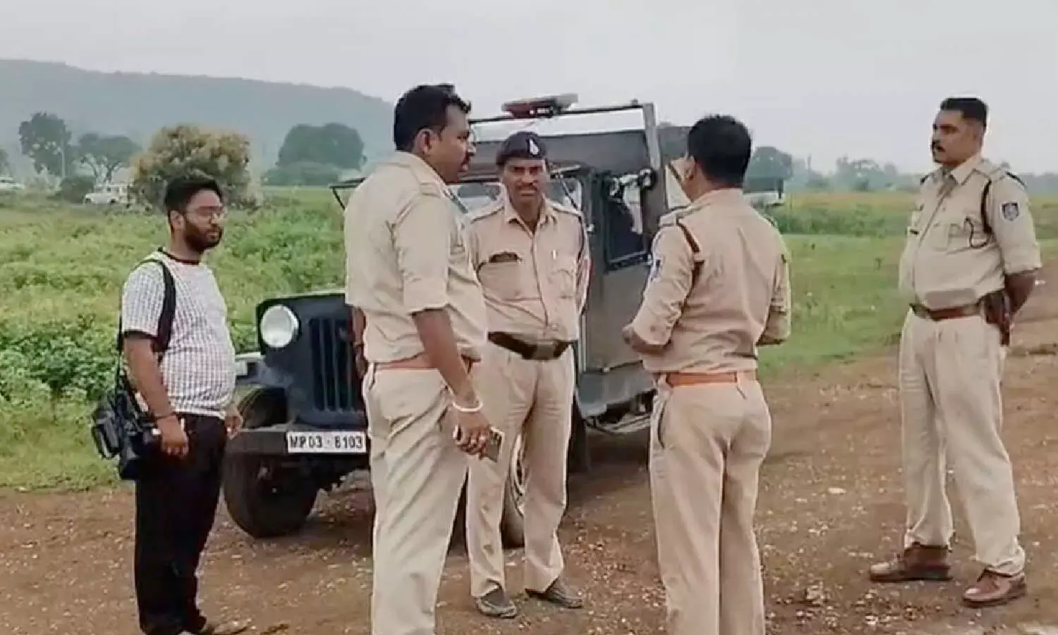 ArmyOfficers, TraineeArmyOfficers, MadhyaPradesh, latest army news updates, indian army, Trainee Army Officers Robbed In Madhya Pradesh,  In Madhya Pradesh Woman Friend Raped by Trainee Army Officers