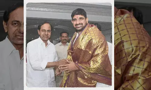 Padi Kaushik Reddy, Padi Kaushik Reddy  tried to give an explanation to the Andhra Settlers, brs mla kaushik reddy,  personal war is going on between Hujurabad MLA Kaushik Reddy and Sherlingam Pally MLA Arikepudi Gandhi, latest brs news, Brs party updates