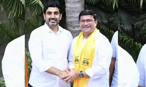 పార్టీ ఫిరాయింపుల విషయం లో.... టీడీపీ ద్వంద వైఖరి..!!