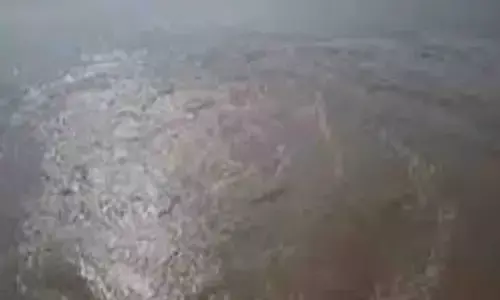 heavy gas leakage,  godavari river, yanam, due to heavy gas leakage in godavari river, locals feeling panicked, heavy gas leakage in godavari river, latest news on  gas leakage in godavari river today, latest news telugu today