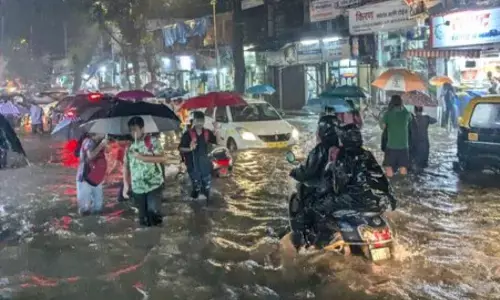 heavy rains, red alert, school holidays,  mumbai,  indian meteorological department has announced a red alert for the city of mumbai, heavy rains in mumbai today, latest news updates in mumbai today