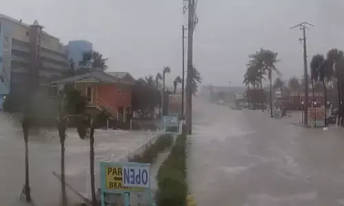 hurricanes, shaking, emergency, america, hurricanes will move fast from the coast of mexico towards florida in america,