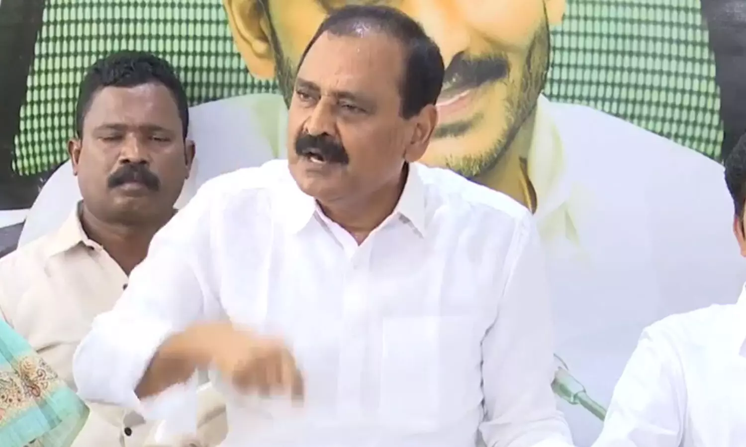 bhumana karunakar reddy, ycp leader,  police case, tirupati
