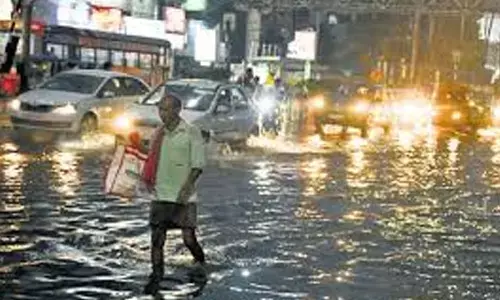 heavy rains, areas were flooded, indrakiladri, vijayawada, heavy rains in vijayawada, Rain alert in AP today