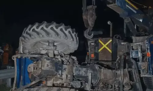 road accident,  ten people died, mirzapur, uttar pradesh, road accident took place in mirzapur, in uttar pradesh ten people died on the spot in this accident