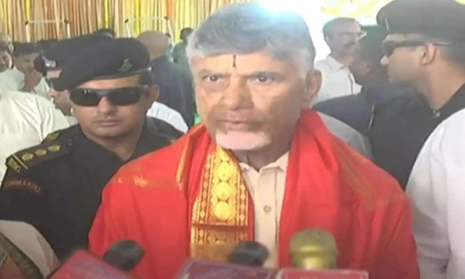 chandrababu, chief minister, visit,  tirumala latest news updates today, chandrababu visit to tirumala  today telugu news, chandrababu  a review was conducted with the authorities today