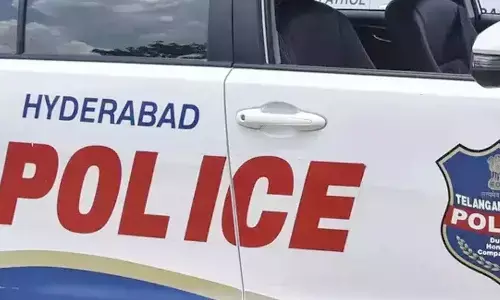 cyberabad police,  raided a farmhouse,  rajendranagar,hyderabad