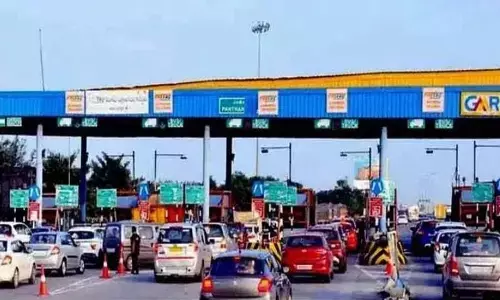 traffic on national highway, toll plaza traffic during dussehra festival, dussehra festival news telugu today