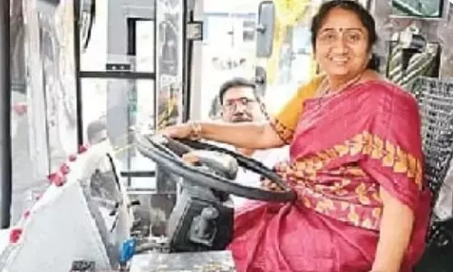 savitha, minister, drive, rtc bus