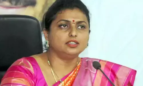 పవన్ కళ్యాణ్ ఇప్పటి వరకూ ఎంత మంది నారతీశారు: రోజా