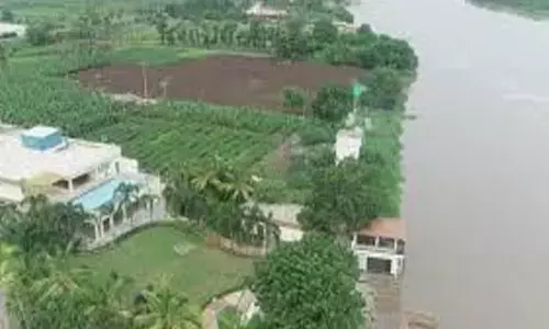 tragedy, krishna river, five people went missing,  amaravati mandal