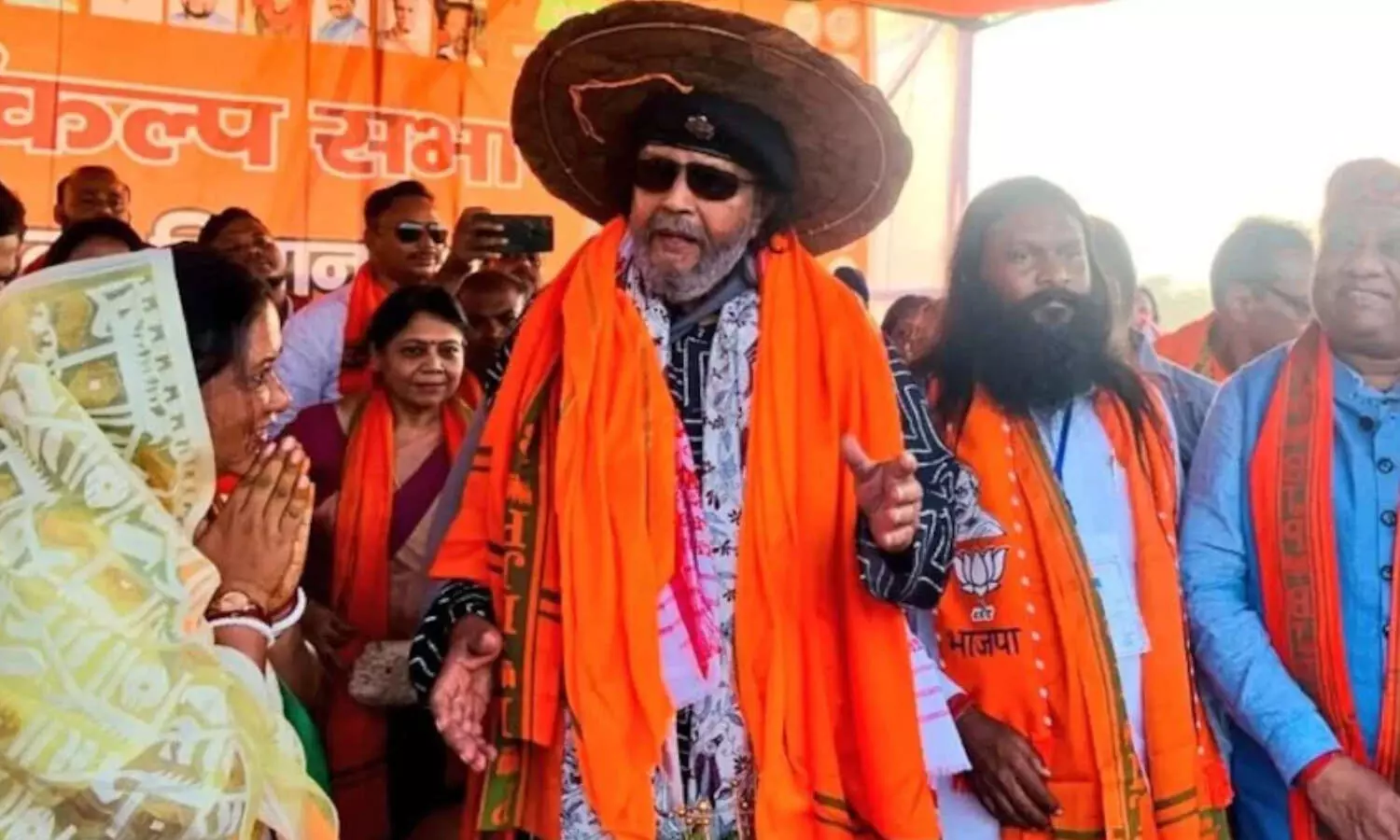 Mithun, MithunChakraborty, Stolen, Wallet, Purse, Mithun Chakraborty wallet stolen at political rally organisers,  Mithun Chakrabortys wallet stolen while campaigning