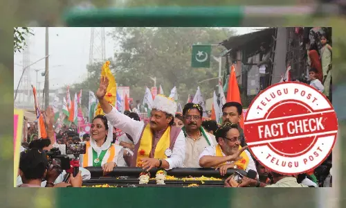 Fact Check : ଏନସିପି ନେତା ଅଜିତ ପାୱାରଙ୍କ ରୋଡ୍ ସୋ ସମୟରେ ପାକିସ୍ତାନୀ ପତାକା ଉଡ଼ୁଥିବା ଦାବି କରୁଥିବା ଭାଇରାଲ୍ ଚିତ୍ରଟି ମିଥ୍ୟା