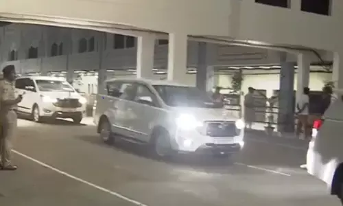 raupadi murmu, indian president,reached,  hyderabad