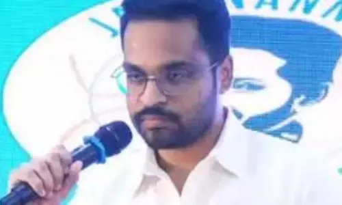 sajjala bhargavareddy, in-charge,ycp social media, police noitce
