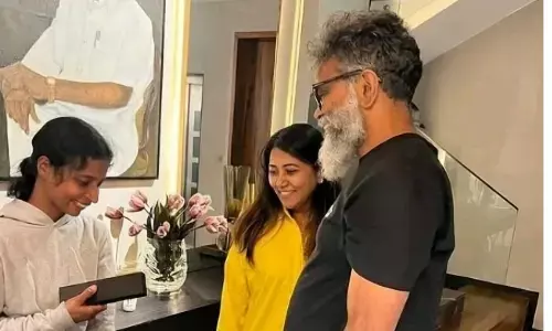 divya, worker, director sukumar