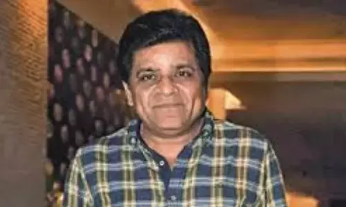 ali, actor, notices farmhouse