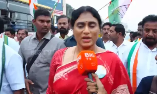 ys sharmila, ys jagan, padayatra, vijayawada