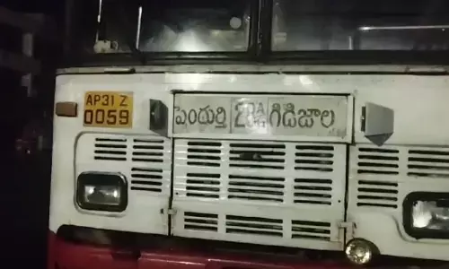 acid attack, women, rtc bus, visakha