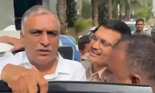 kaushik reddy, harish rao, brs mlas,  arrest