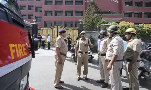 bomb threats, schools, police, delhi