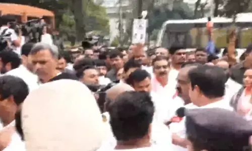 assembly sessions,  brs mlas, protest, telangana