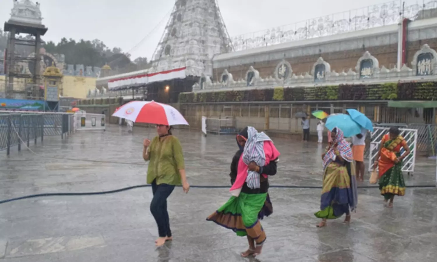 heavy rain, devotees, ghat road, tirumala