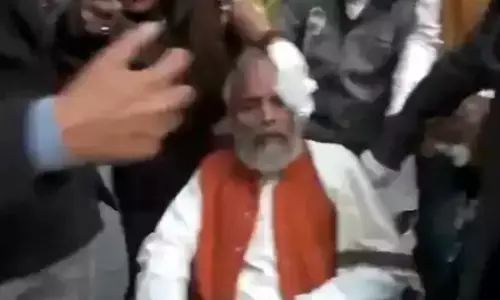 bjp, congress, scuffle, parliament premises