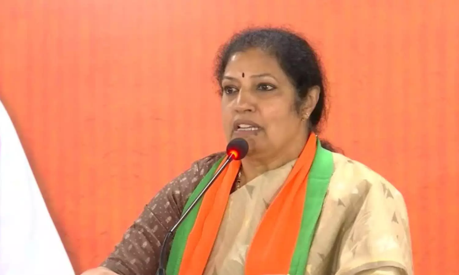 purandreeswari, bjp ap state president, allu arjun, anthya theatre