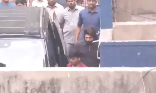 allu arjun, police enquiry,  three hours, chikkadapally police station