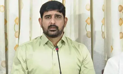 padi kaushik reddy,  brs mla, notice, police