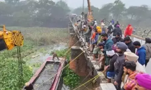 road accident,  eight people died, bus, punjab