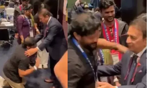 nitish kumar reddy, mutyal reddy, paying respect, sunil gavaskar