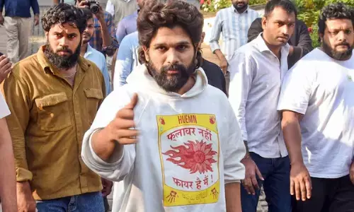 allu arjun, icon star, chikkadapally police station, questioning