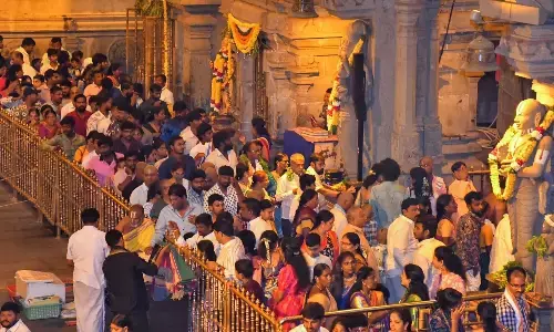 crowd,  devotees, sunday, yadagirigutta