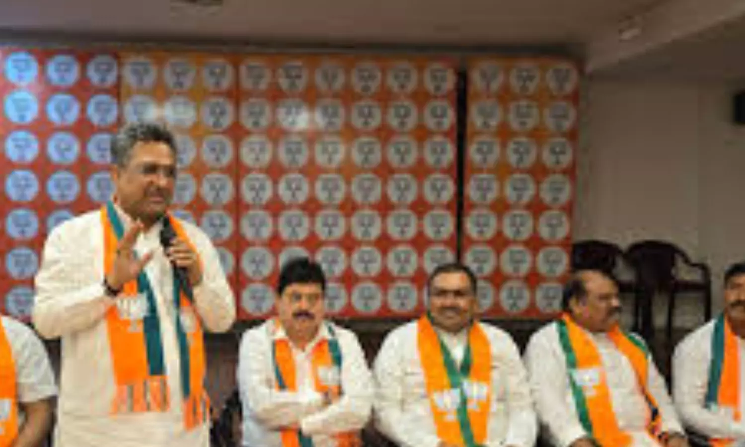 important meeting,  sunil bansal, bjp,  hyderabad