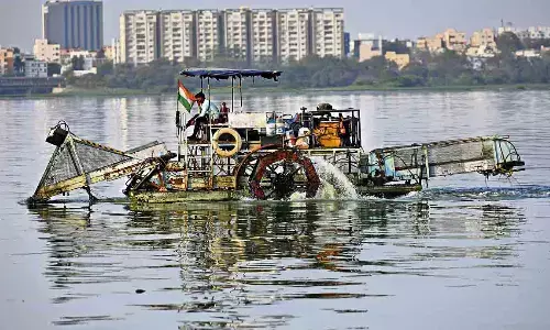 fire accident, boats, firecrackers, hussain sagar