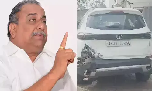 mudragada padmanabham, tractor,  rammed, kirlampudi