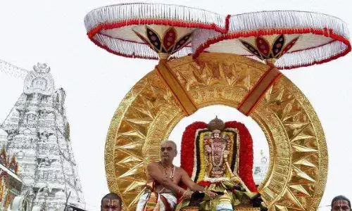 నేడు రథసప్తమి వేడుకలు.. ఆలయాలకు పోటెత్తిన భక్తులు