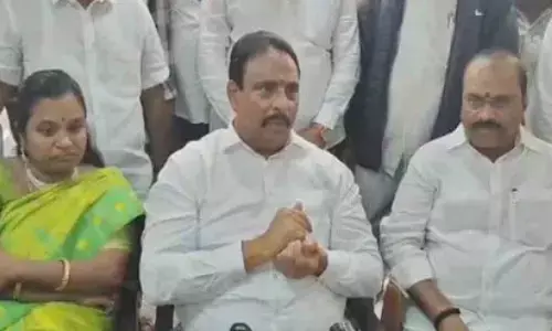 defected mlas, met , danam nagenders house, brs