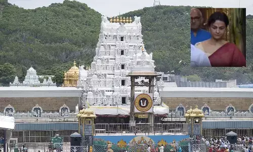 తిరుమల శ్రీవారిని దర్శించుకున్న హీరోయిన్ శ్రద్ధా శ్రీనాథ్