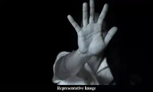 నెల్లూరులో ఏడో తరగతి విద్యార్థినిపై వ్యాన్ డ్రైవర్ అత్యాచారం...!