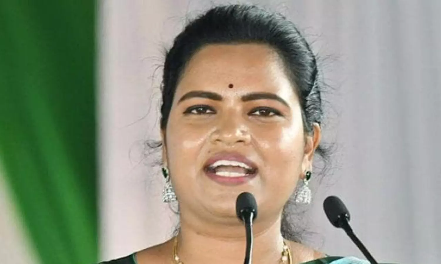 హింసించి.. వీడియో కాల్ ద్వారా విడదల రజనికి చూపించారు